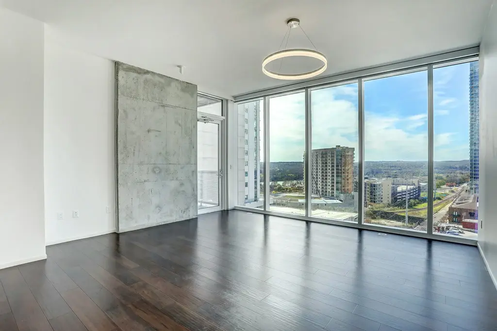 301 West Avenue 1209, Austin