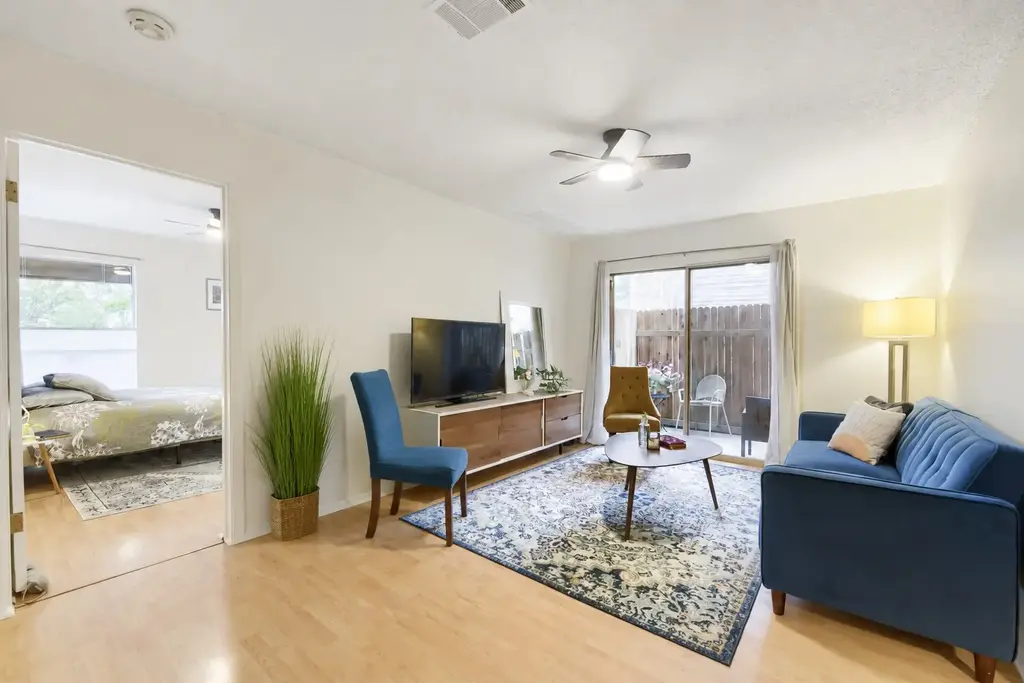 6903 Deatonhill Drive 20, Austin