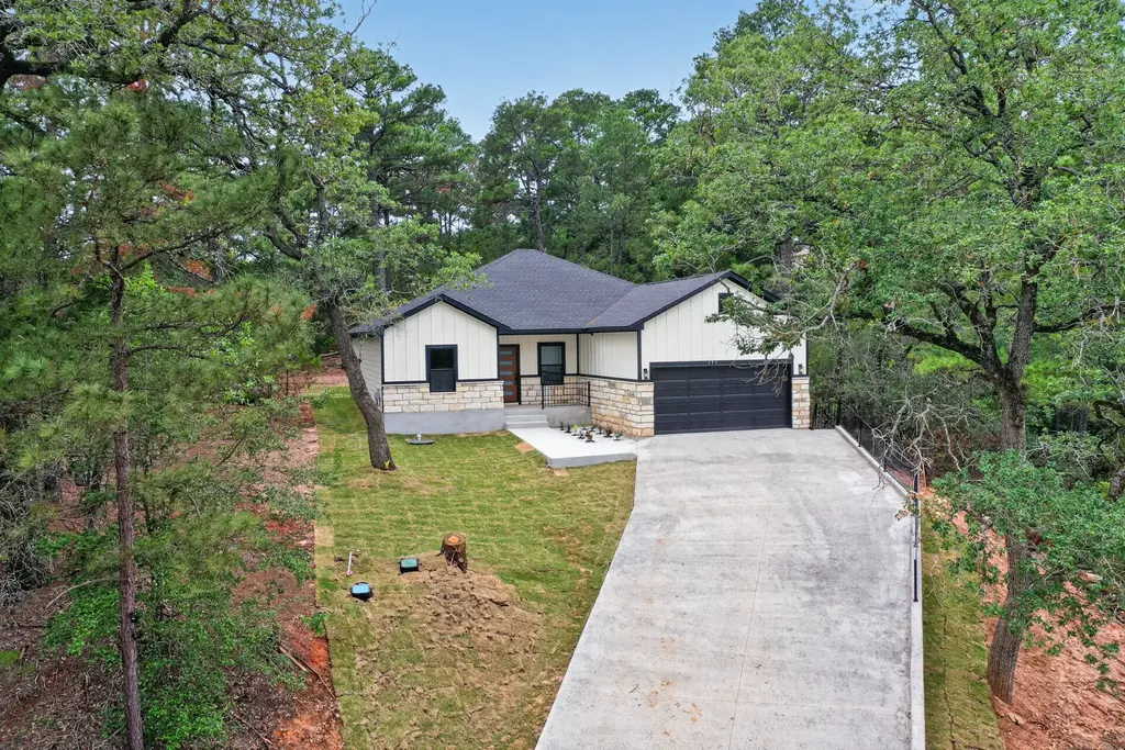 190 Molokini Drive, Bastrop