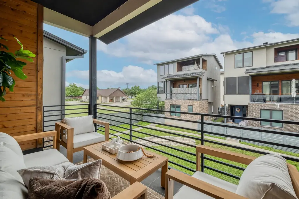 5002 E Pecan Springs Road 7, Austin