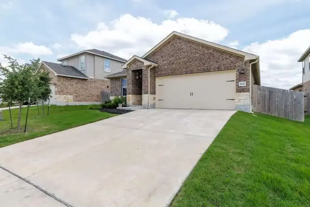 17621 Fairbridge Lane, Manor
