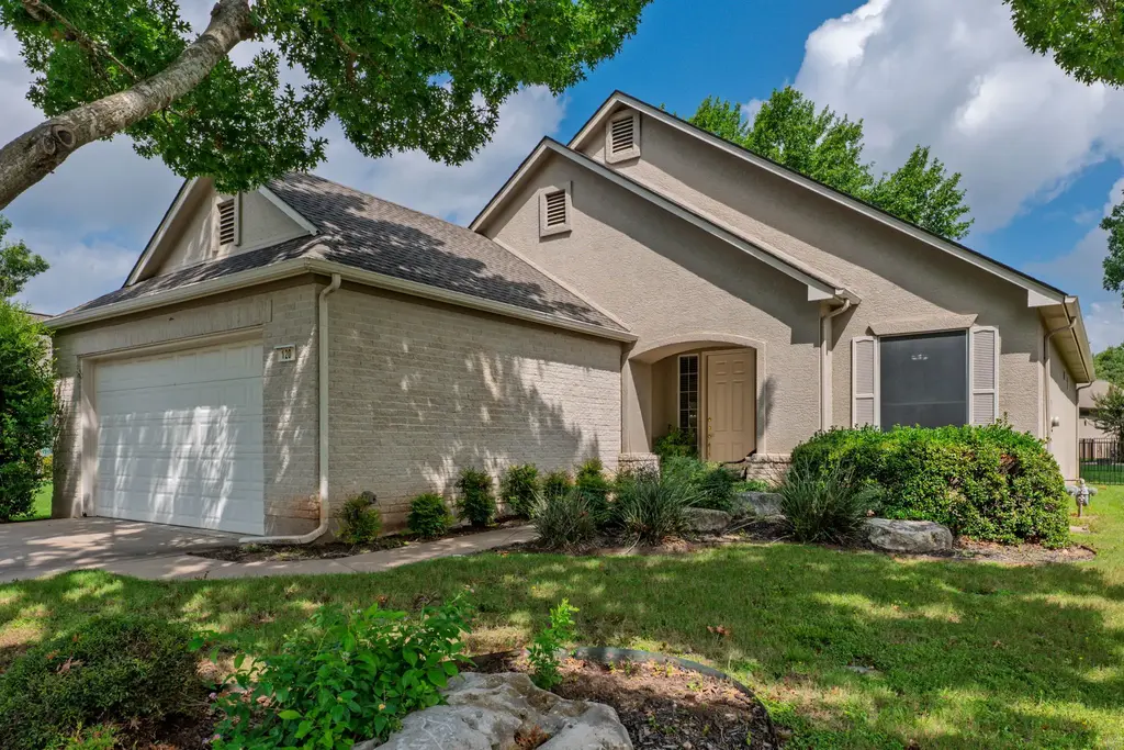 120 Beautybush Trail, Georgetown