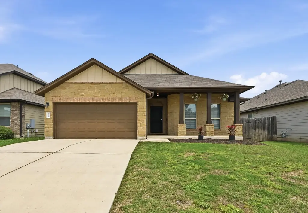 303 Limerick Road, Buda