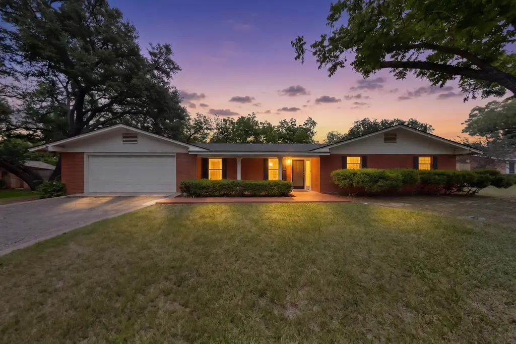 11903 Mustang Chase, Austin