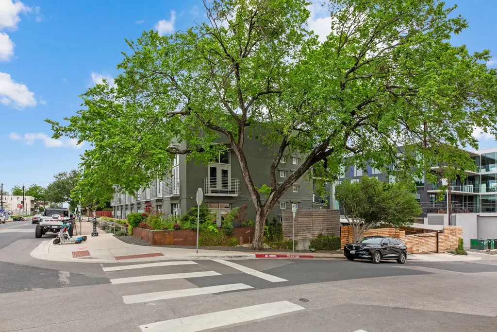 1305 E 6th Street 13, Austin