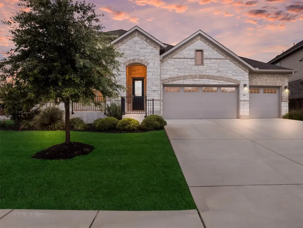 626 Painted Creek Way, Kyle