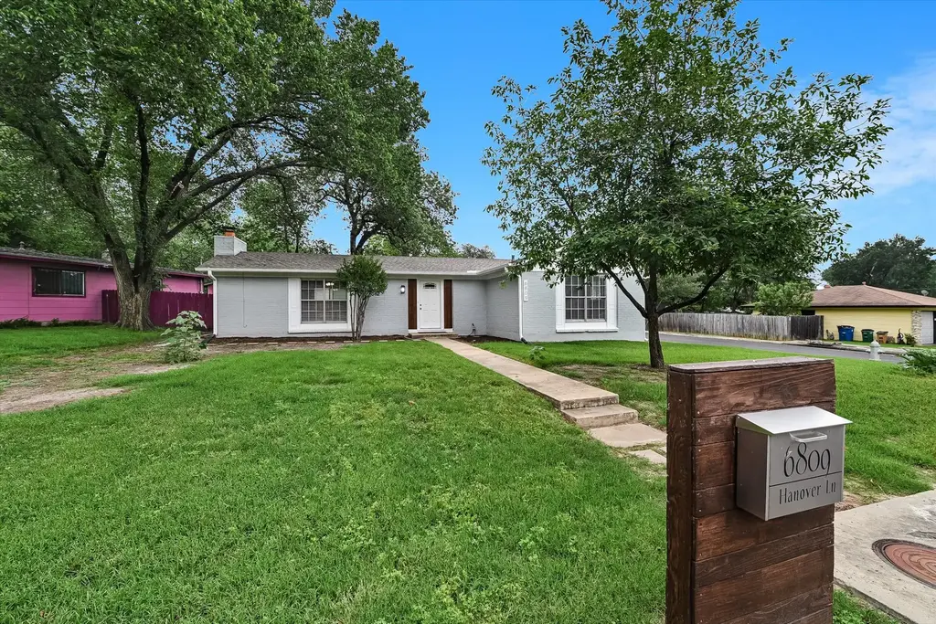 6809 Hanover Lane, Austin