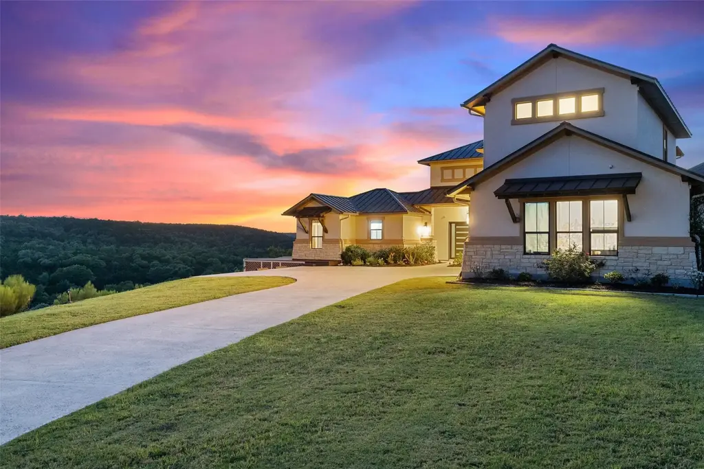 713 Laughing Dog Court, Leander