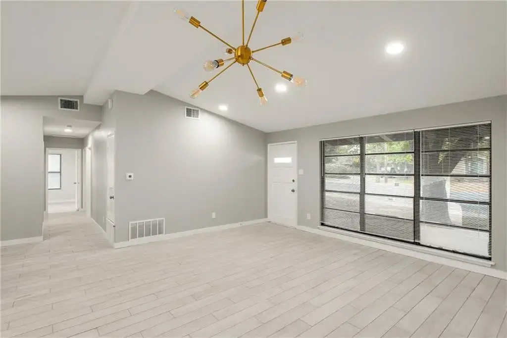 102 W Saint Johns Avenue, Austin