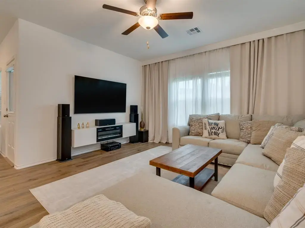 1208 Sweetspire Street, Leander