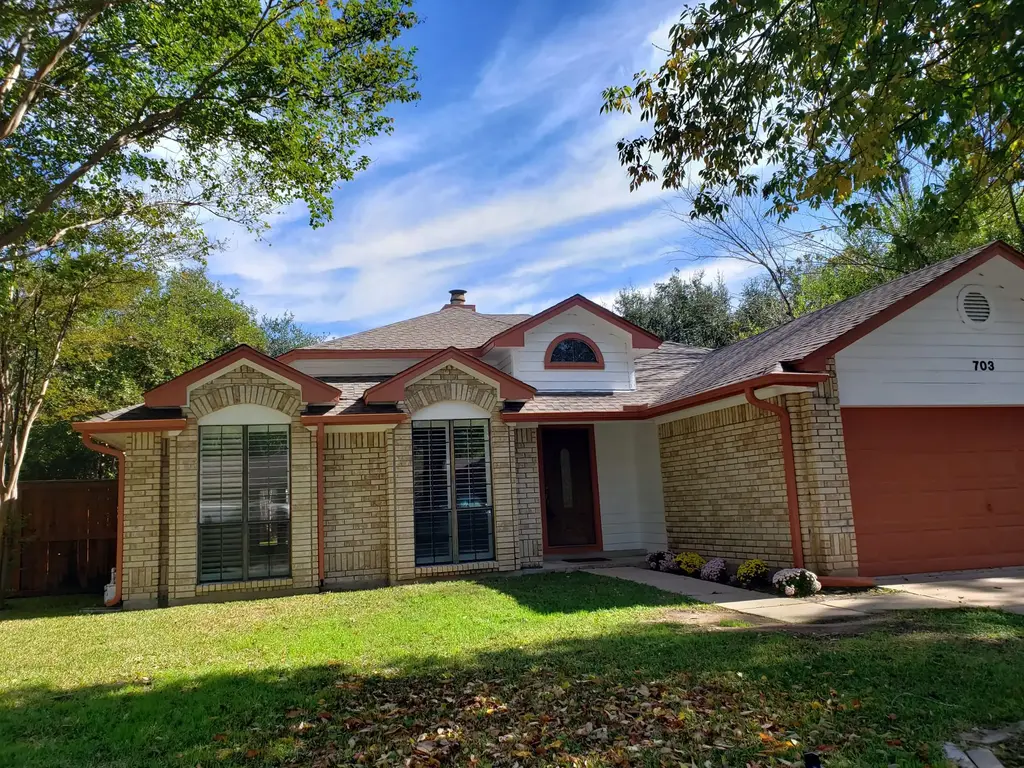 703 Meadow Creek Drive, Pflugerville