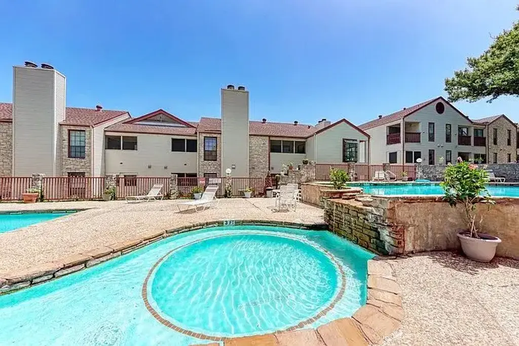 1510 W North Loop Boulevard 212, Austin