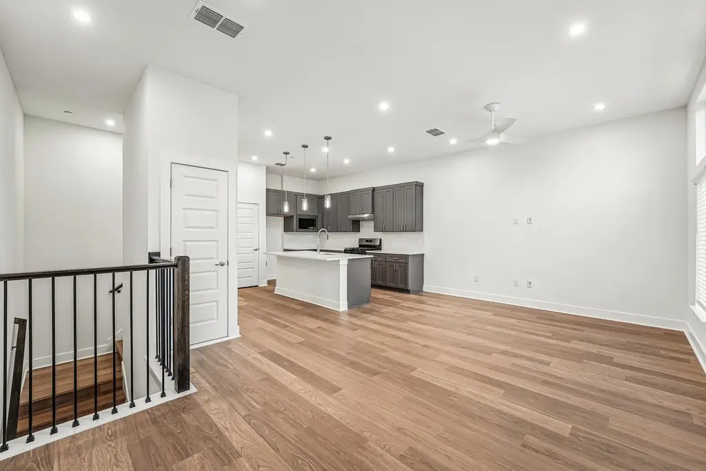 200 W 56th Street 2103, Austin