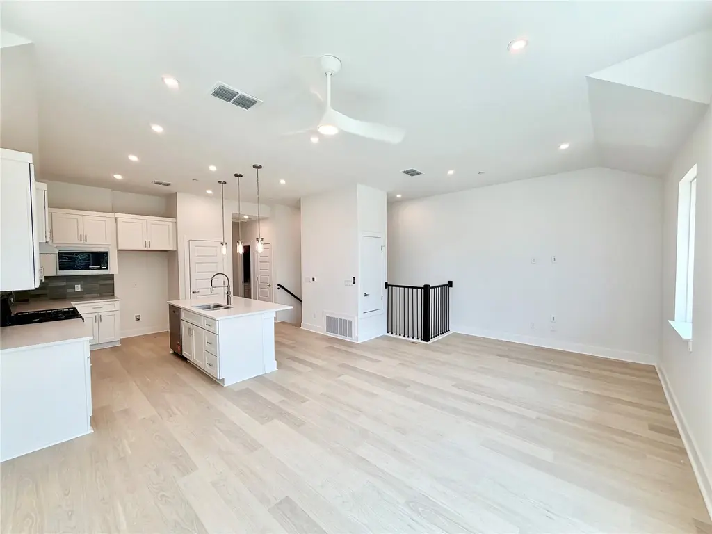 200 W 56th Street 8101, Austin