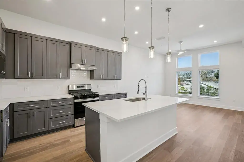 200 W 56th Street 8103, Austin