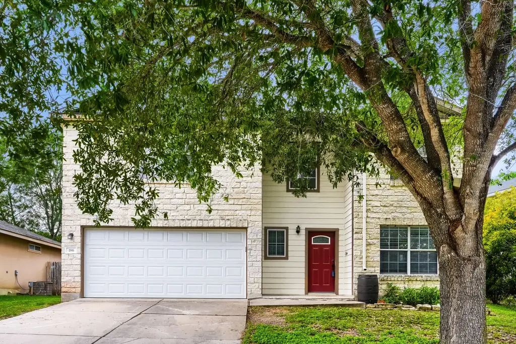 186 Carriage Way, Kyle