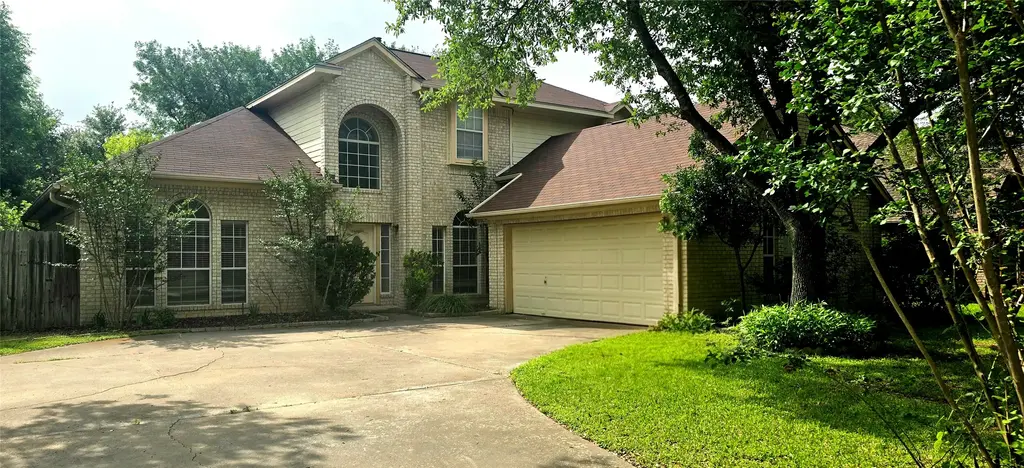 1211 Fenway Park, Pflugerville