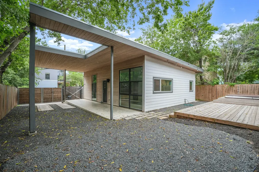 2103 E 14th Street B, Austin