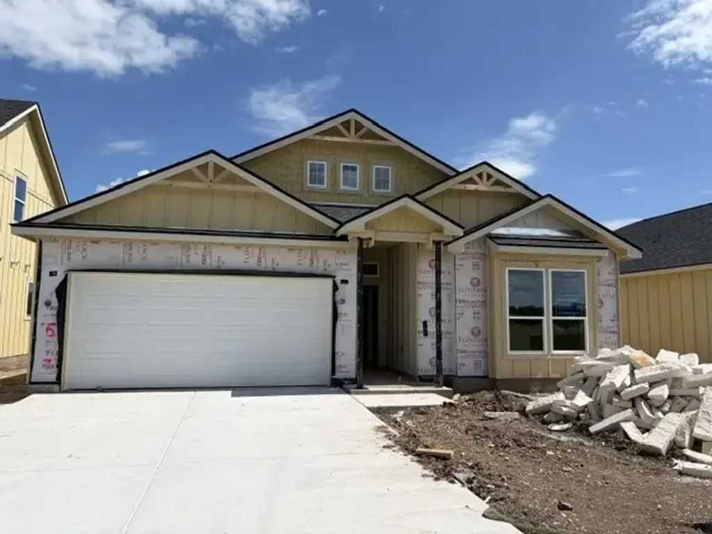 552 Gus Loop, Georgetown