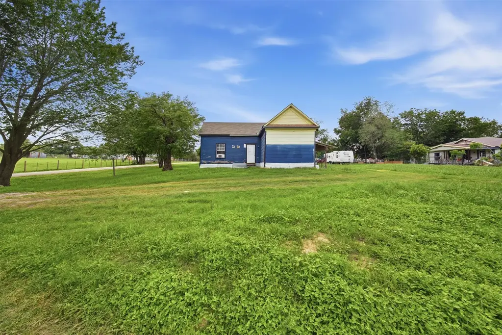 148 Brenham Street, McDade