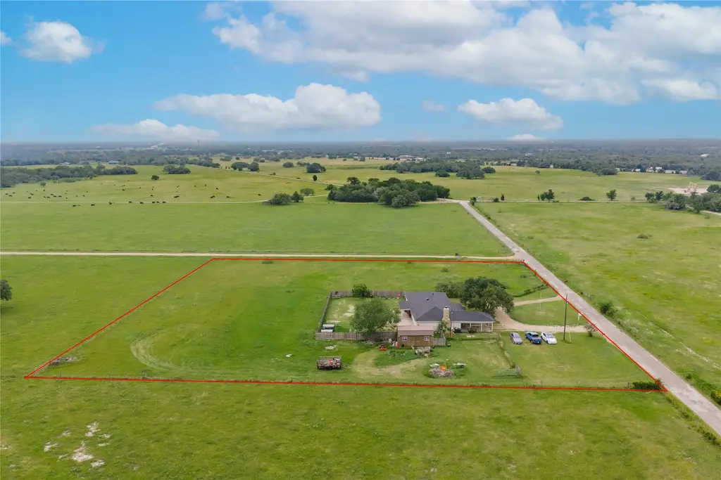 1192 County Road 138, Giddings