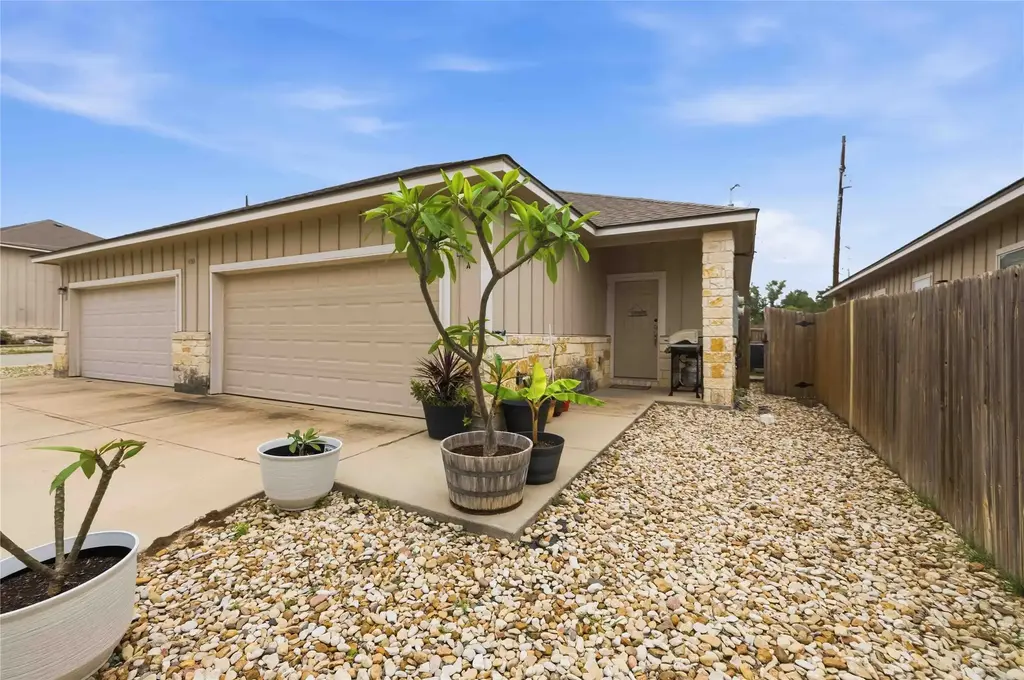 400 Carl Shipp Drive, Liberty Hill