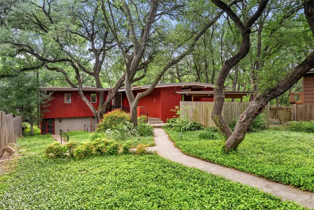4927 Strass Drive, Austin