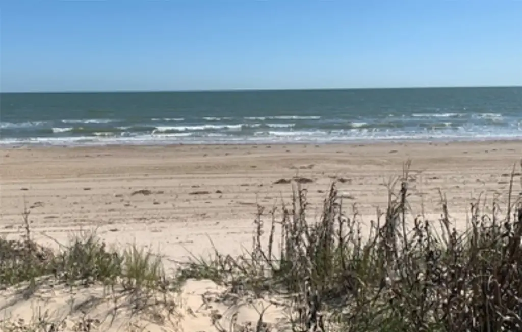 995 Alicia Drive, Crystal Beach
