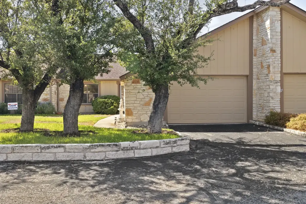28 Oaks Place, Lago Vista