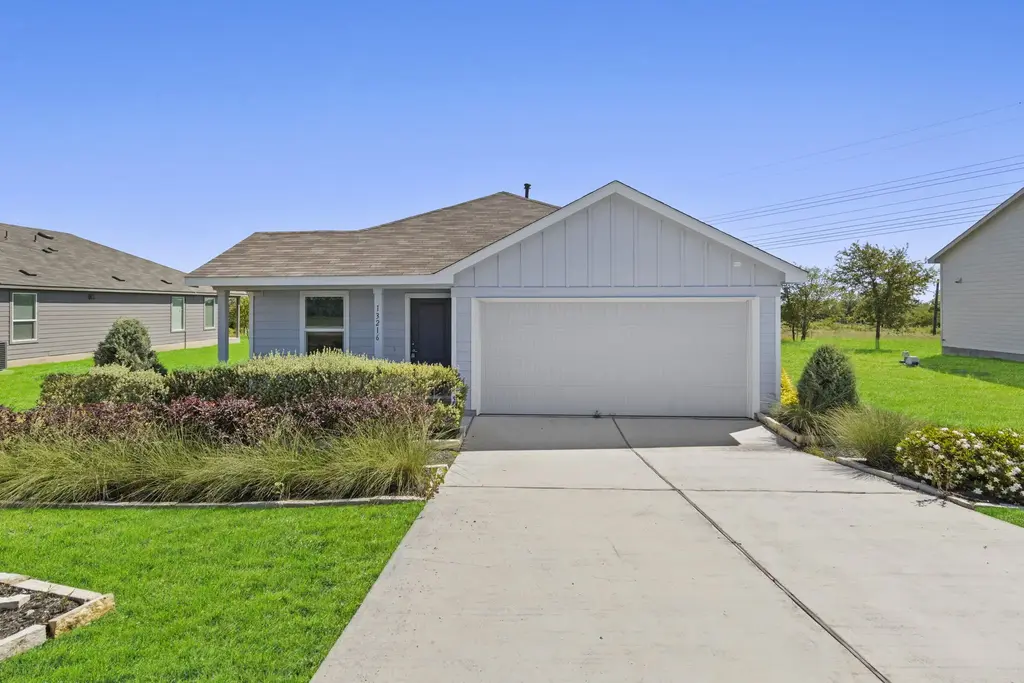 13216 Eastland Drive, Mustang Ridge
