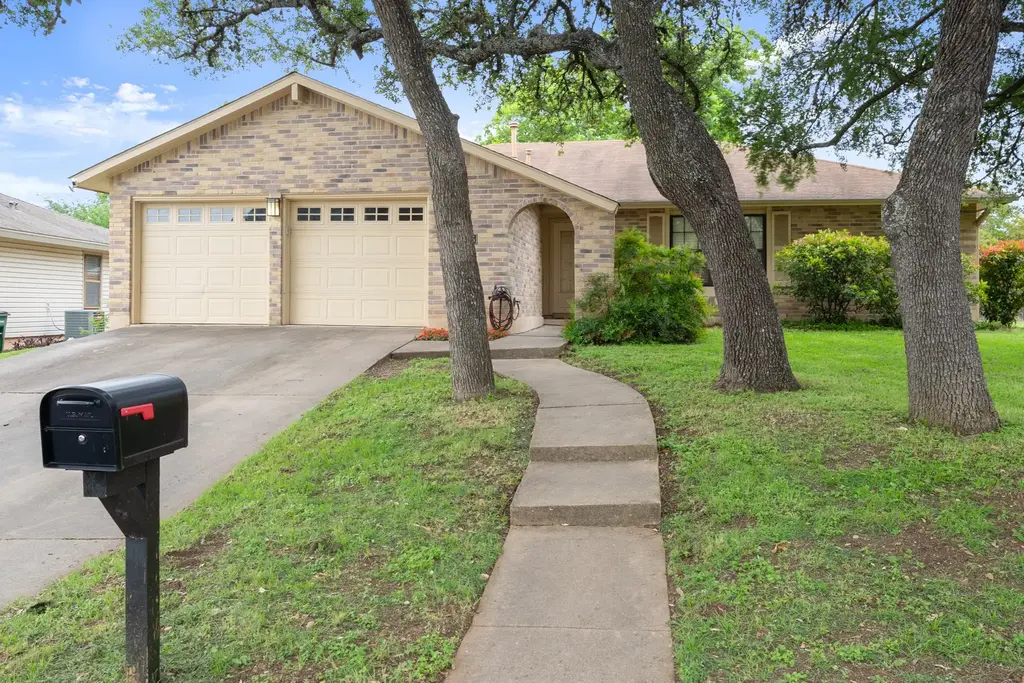 6815 Side Saddle Street, Austin
