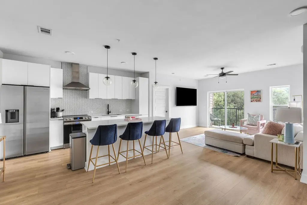 2500 Longview Street 202, Austin