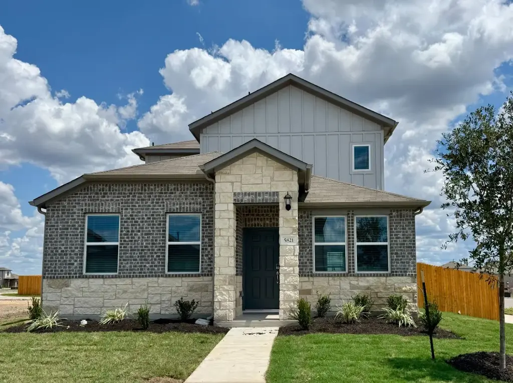 5821 Jennifer Pasture Path, Del Valle