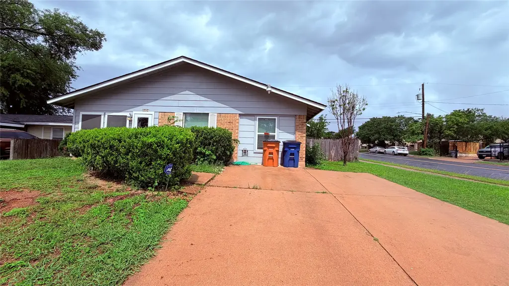 8404 Maine Drive, Austin