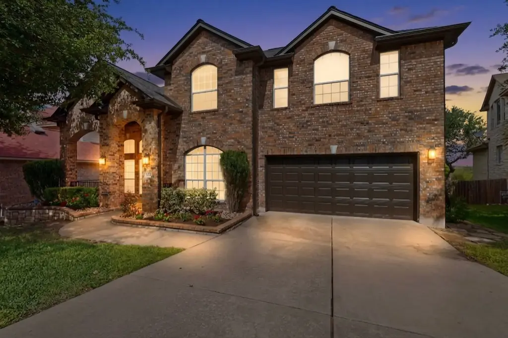 8617 Cobblestone, Austin