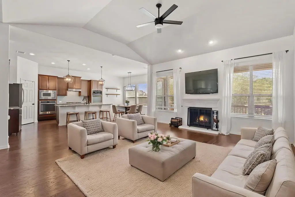 21824 Agarito Lane, Spicewood