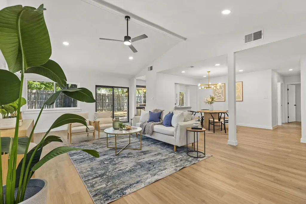 910 Cripple Creek Drive, Austin