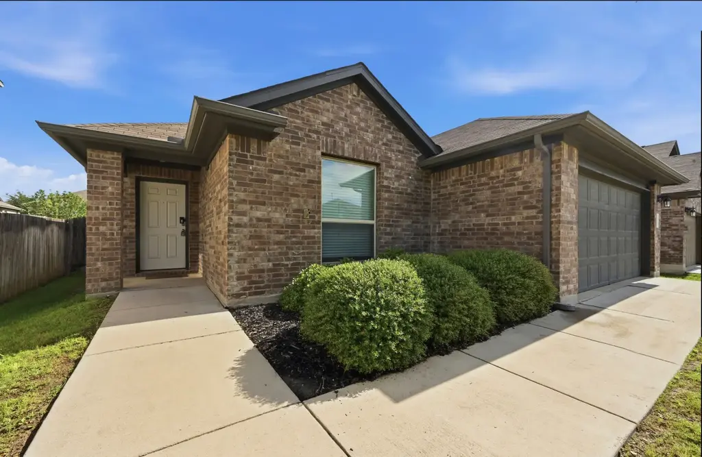 172 Noddy Road, Buda