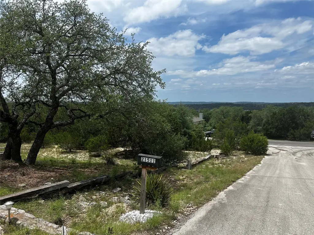 21511 Perry Cove, Lago Vista