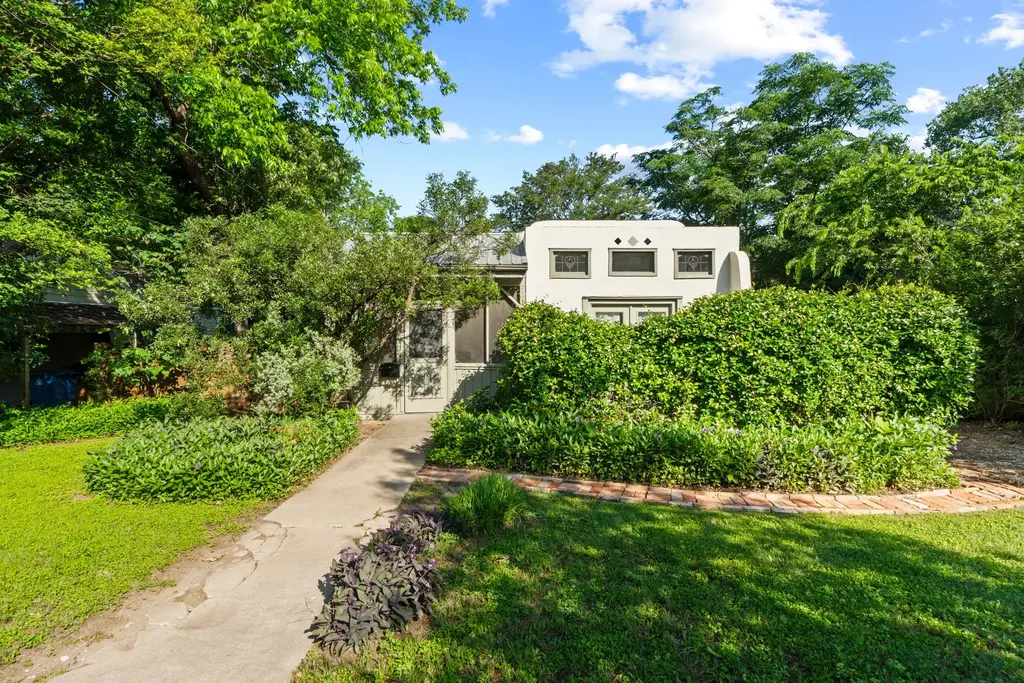 4802 Rowena Avenue, Austin
