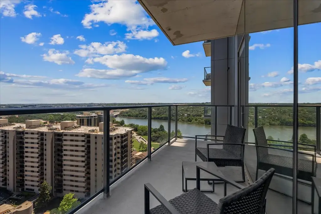 44 East Avenue 1609, Austin
