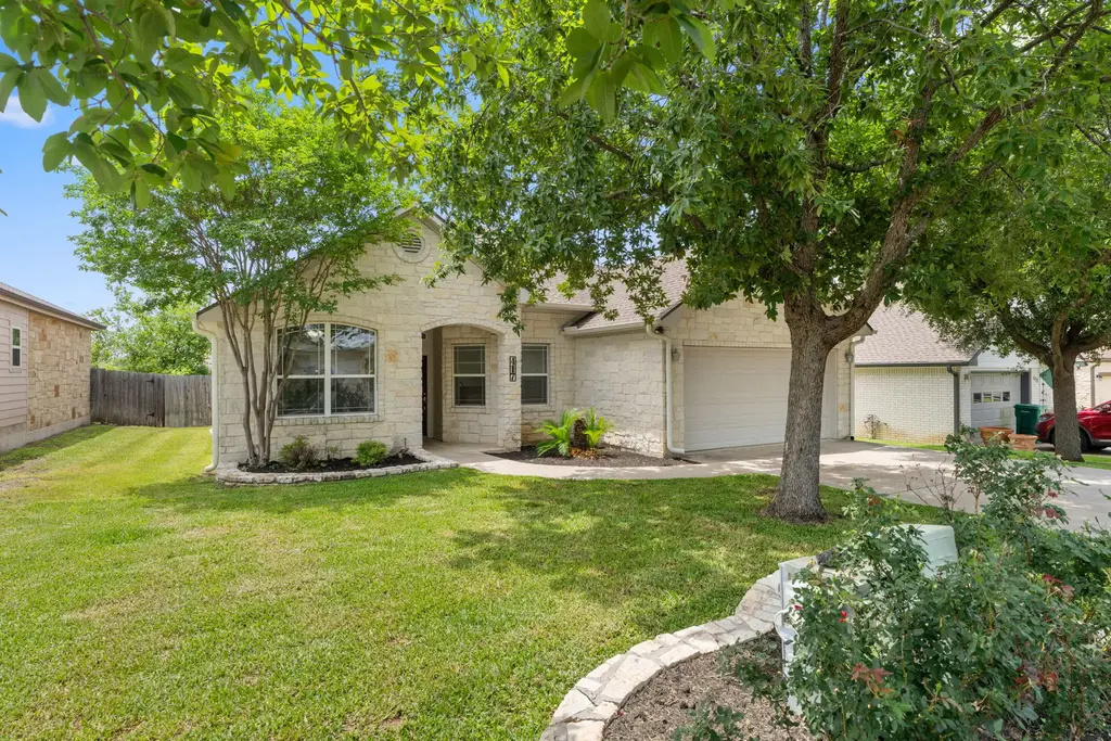 417 Spyglass Street, Meadowlakes