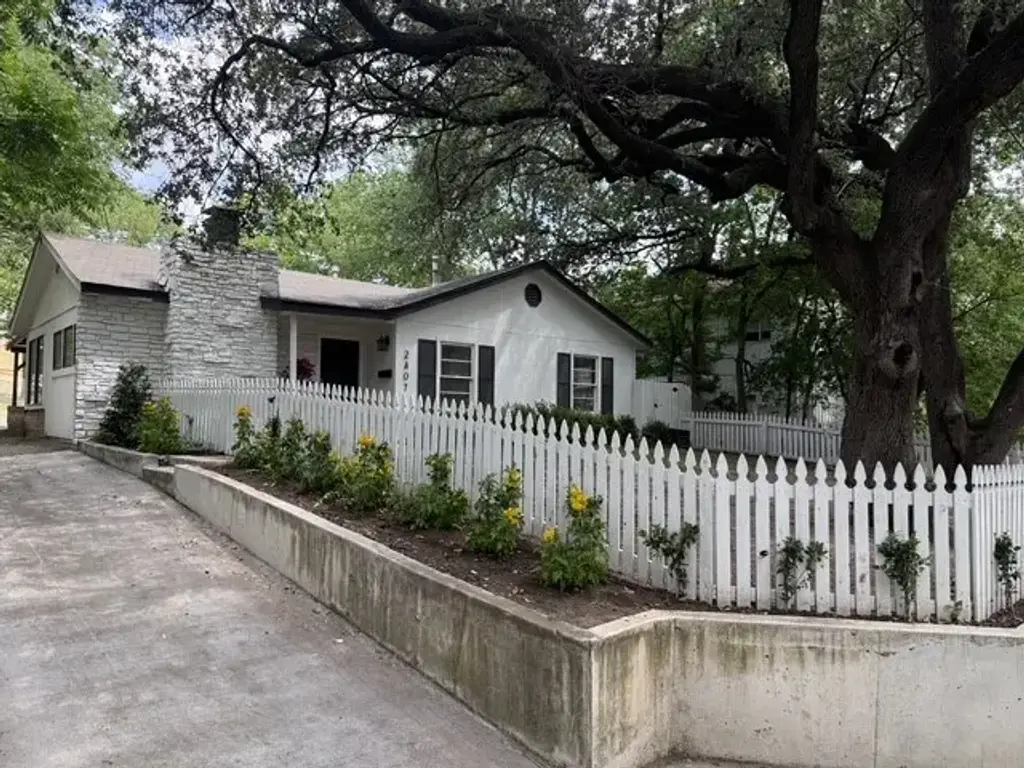 2407 Winsted Lane A, Austin