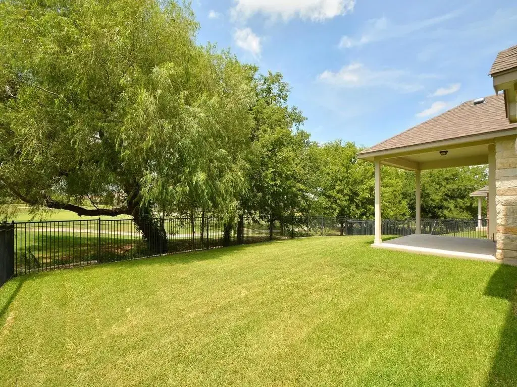 1696 Greenside Trail, Round Rock