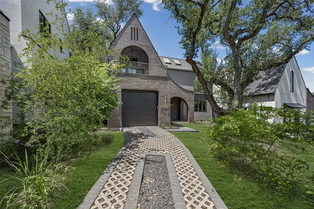 809 Mariposa Drive 2, Austin