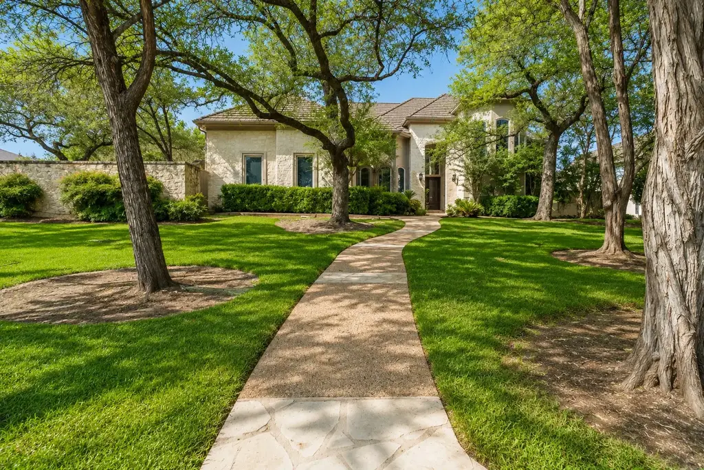 8616 Mendocino Drive, Austin
