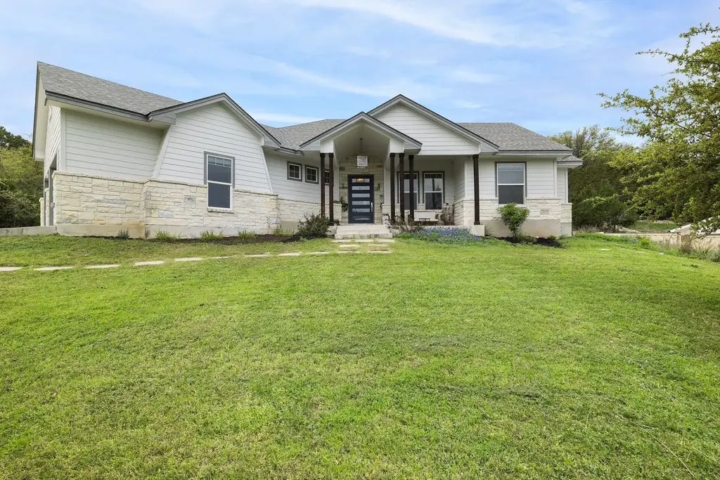 706 Stow Drive, Spicewood