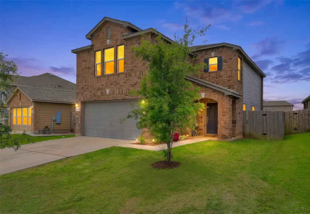 13712 Vigilance Street, Manor