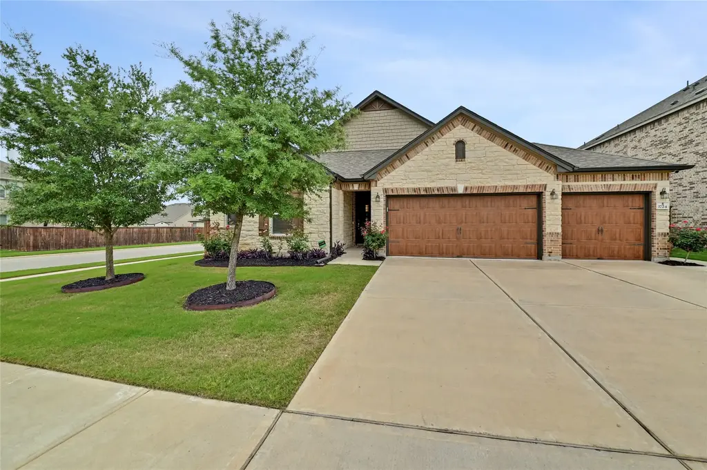 1724 Stinnett Drive, Leander