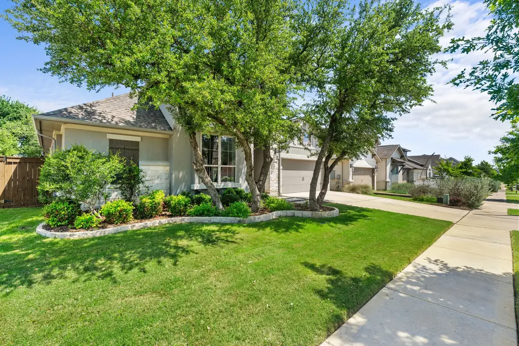 813 Heartleaf Drive, Leander